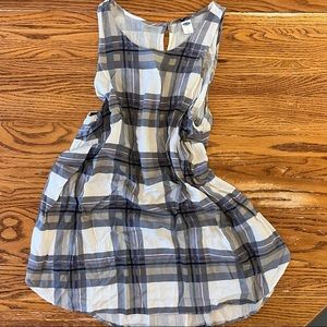 • OLD NAVY TANK •